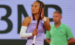 轰22个制胜分！法网-郑钦文2-0轻取前赛会亚军 晋级次轮