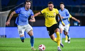中超-内尔松卢斯两度中柱 青岛西海岸0-0深圳新鹏城