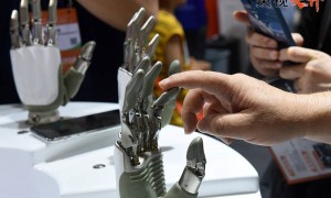 【央视快评】推动我国人工智能朝着有益、安全、公平方向健康有序发展