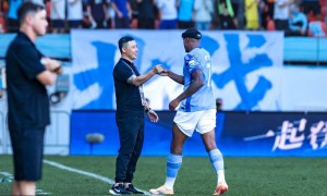 落后榜首9分!中超-张玉宁破门难救主 国安爆冷1-2深圳