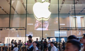 苹果被曝首款折叠iPhone出货量或达千万台,2028年将发布折叠iPad